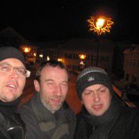drei Männer im Schnee