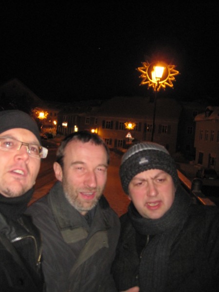 drei Männer im Schnee